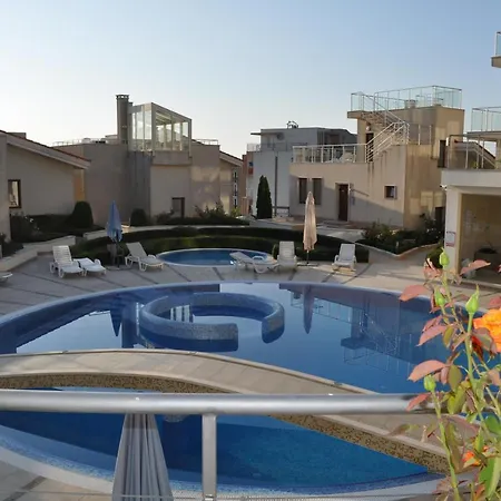 Луксозна вила Wonderful Family With Sea View Бяла